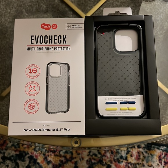 Brand New***Tech 21 EVOCHECK multi drop phone protection. IPhone 13 Pro case - Picture 4 of 4